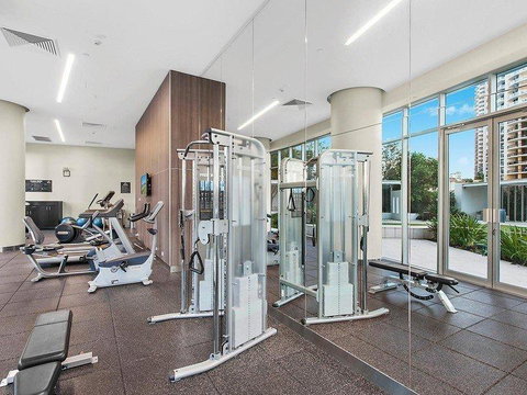 H Star Residences-- Paradise Stayz - Mackay Tourism 23