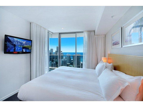H Star Residences-- Paradise Stayz - Mackay Tourism 9