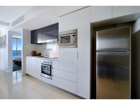 H Star Residences-- Paradise Stayz - Mackay Tourism 10