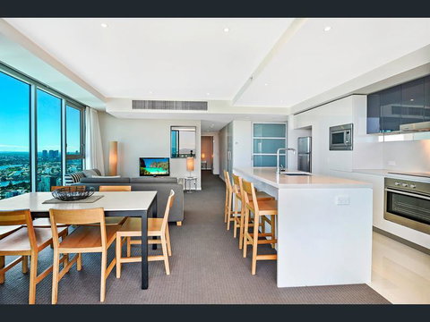 H Star Residences-- Paradise Stayz - Mackay Tourism 3
