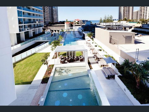 H Star Residences-- Paradise Stayz - Mackay Tourism 4