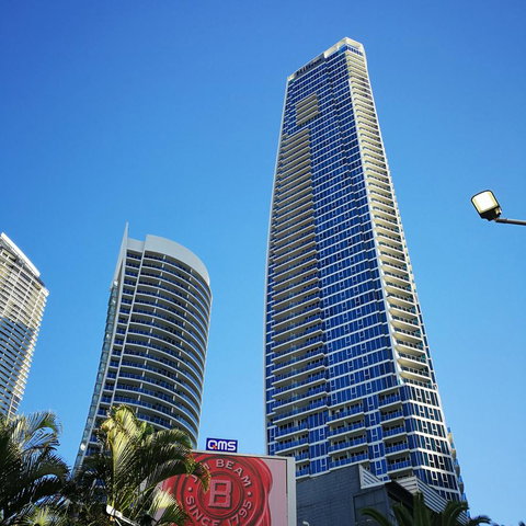 H Star Residences-- Paradise Stayz - Mackay Tourism 13