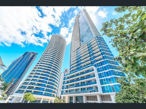 H Star Residences-- Paradise Stayz - Mackay Tourism 20
