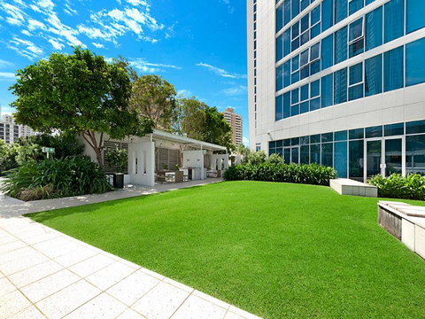 H Star Residences-- Paradise Stayz - Mackay Tourism 24