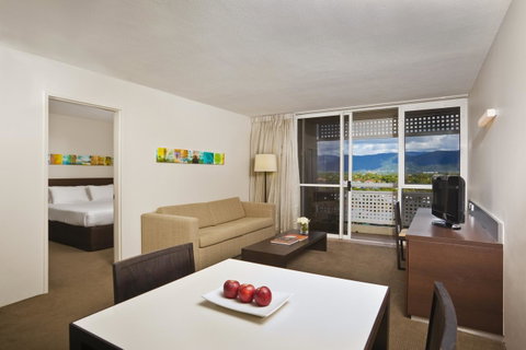 Cairns Harbourside Hotel - Mackay Tourism 13