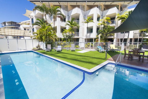 Beach Club Resort Mooloolaba - Mackay Tourism 5