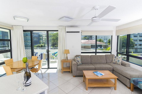 Beach Club Resort Mooloolaba - Mackay Tourism 1