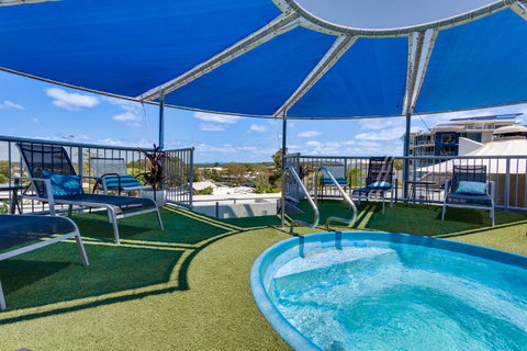 Beach Club Resort Mooloolaba - Mackay Tourism 3