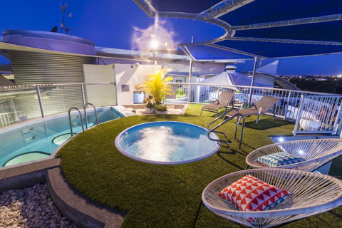 Beach Club Resort Mooloolaba - Mackay Tourism 9