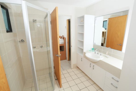 Beach Club Resort Mooloolaba - Mackay Tourism 25