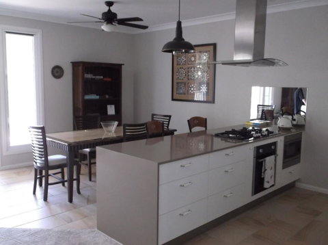 La Casita Banca - Luxury Holiday Home - Mackay Tourism 7