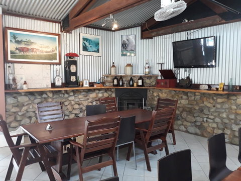 Speewah Country Tavern - Mackay Tourism 11