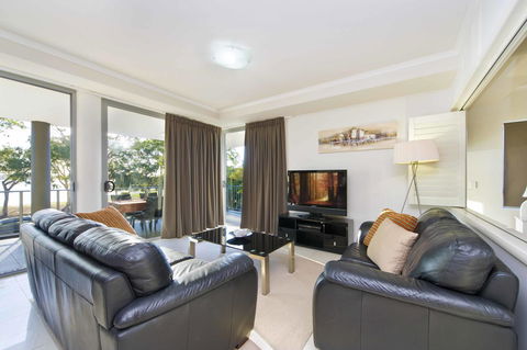 On The Bay Apartments - Mackay Tourism 0