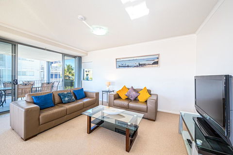 On The Bay Apartments - Mackay Tourism 5