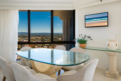 Aegean Resort Apartments - Mackay Tourism 16