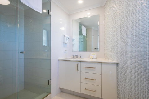 Aegean Resort Apartments - Mackay Tourism 12