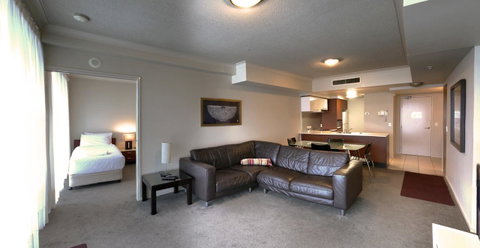 Private 2 Bedroom Apartment @ Chevron Towers - Mackay Tourism 3