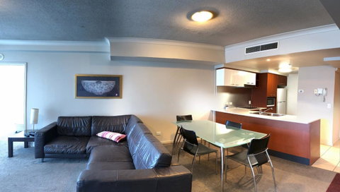 Private 2 Bedroom Apartment @ Chevron Towers - Mackay Tourism 2