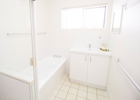 Aabon Apartments & Motel - Mackay Tourism 21