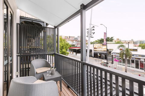 The Beetson Hotel -formerly Gambaro Hotel - Mackay Tourism 24