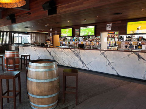 Eatons Hill Hotel - Mackay Tourism 38