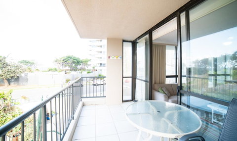 Capricorn One Beachside Holiday Apartments - Official - Mackay Tourism 2