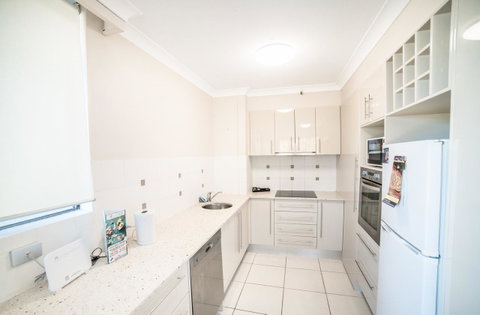 Capricorn One Beachside Holiday Apartments - Official - Mackay Tourism 6