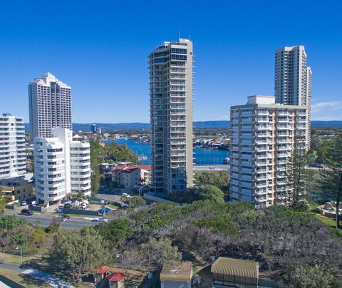 Capricorn One Beachside Holiday Apartments - Official - Mackay Tourism 8