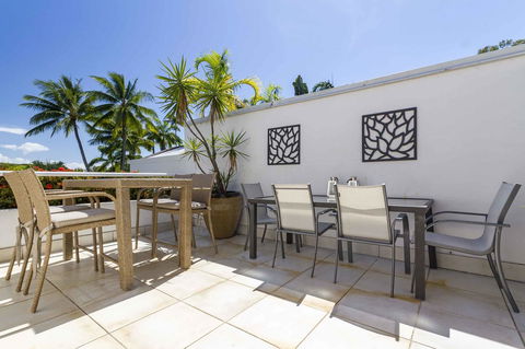 Club Tropical Resort - Official Onsite Reception & Check In - Mackay Tourism 22