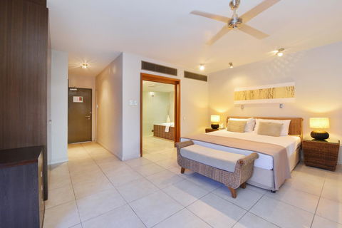 Club Tropical Resort - Official Onsite Reception & Check In - Mackay Tourism 33