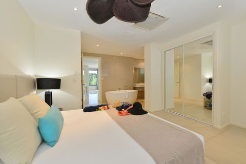 Club Tropical Resort - Official Onsite Reception & Check In - Mackay Tourism 39