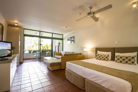 Club Tropical Resort - Official Onsite Reception & Check In - Mackay Tourism 19