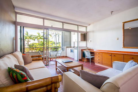 Club Tropical Resort - Official Onsite Reception & Check In - Mackay Tourism 15