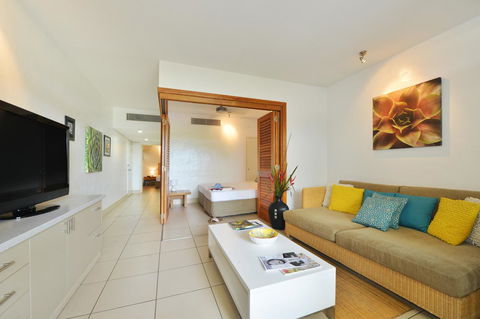 Club Tropical Resort - Official Onsite Reception & Check In - Mackay Tourism 13