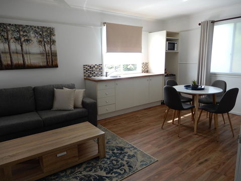 Malanda Manor Guesthouse - Mackay Tourism 18