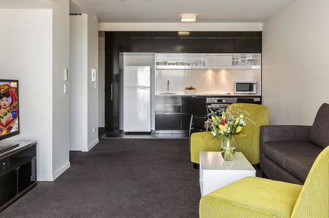 Code Apartments - Mackay Tourism 36