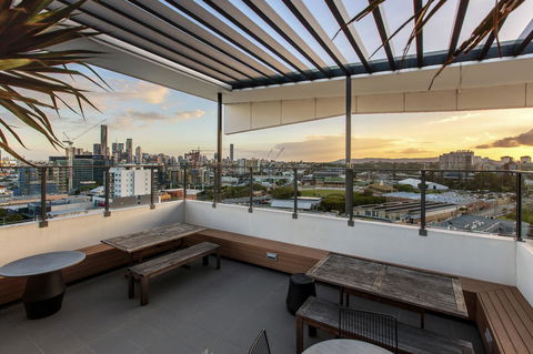 Code Apartments - Mackay Tourism 16