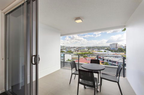 Code Apartments - Mackay Tourism 39
