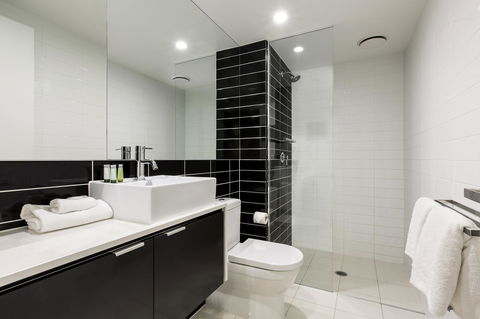 Code Apartments - Mackay Tourism 32