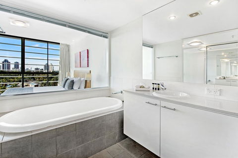 ULTIQA Freshwater Point Resort - Mackay Tourism 42