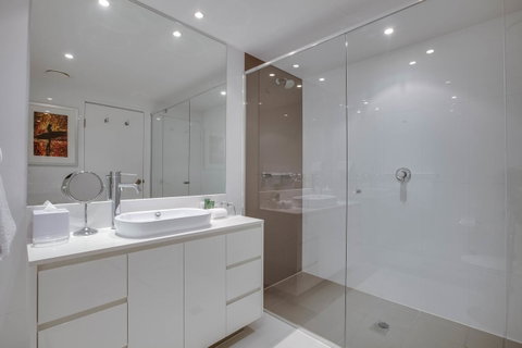 Hilton Surfers Paradise Residences - Mackay Tourism 32