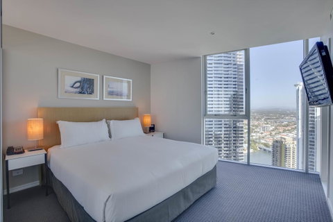 Hilton Surfers Paradise Residences - Mackay Tourism 3