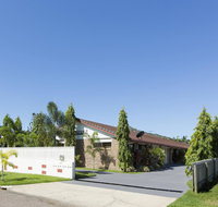 Marcol Place Holiday Apartments - Mackay Tourism