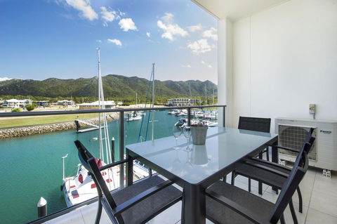 Blue On Blue Studio Room 1322 - Mackay Tourism 1