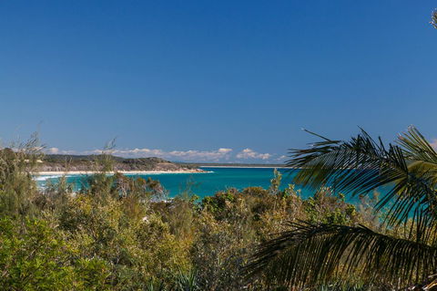 Cylinder Beach Mooloomba Unit 3 - Mackay Tourism 1