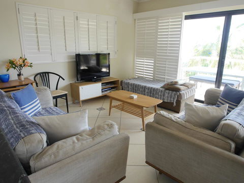 Cylinder Beach Mooloomba Unit 3 - Mackay Tourism 5