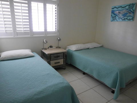 Cylinder Beach Mooloomba Unit 3 - Mackay Tourism 9