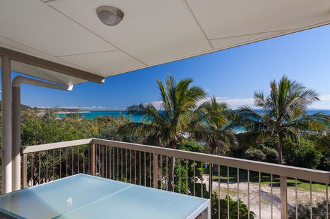 Cylinder Beach Mooloomba Unit 3 - Mackay Tourism 0