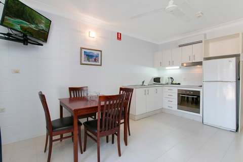 Cairns City Palms - Mackay Tourism 21