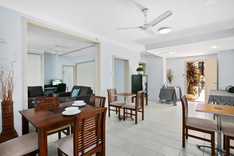 Cairns City Palms - Mackay Tourism 6